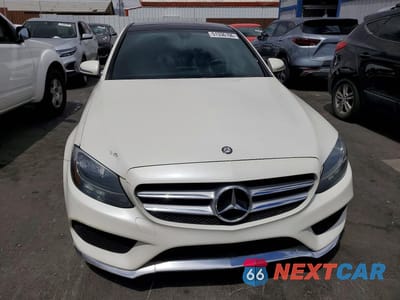 Piąte zdjęcie samochodu w środku: 2017 MERCEDES-BENZ C 300 VIN:55SWF4JB7HU225026 - miniatura