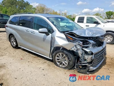 Czwarte zdjęcie samochodu z boku: 2024 TOYOTA SIENNA XLE 8-PASSENGER VIN:5TDYRKECXRS214561 - miniatura