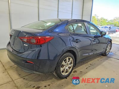 Trzecie zdjęcie samochodu z tyłu: 2018 MAZDA 3 SPORT VIN:3MZBN1U70JM190546 - miniatura