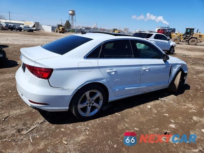 Trzecie zdjęcie samochodu z tyłu: 2019 AUDI A3 PREMIUM VIN:WAUAUGFF0KA076132 - miniatura