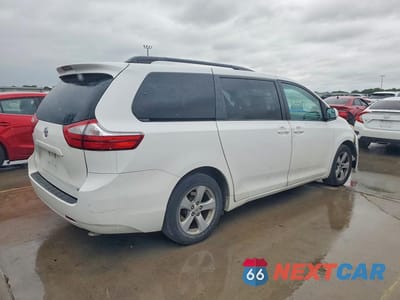 Trzecie zdjęcie samochodu z tyłu: 2016 TOYOTA SIENNA LE 8-PASSENGER VIN:5TDKK3DC2GS715555 - miniatura