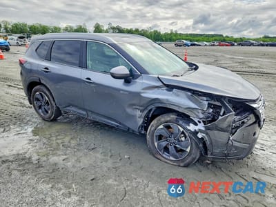 Czwarte zdjęcie samochodu z boku: 2025 NISSAN ROGUE SV VIN:5N1BT3BA6SC868007 - miniatura