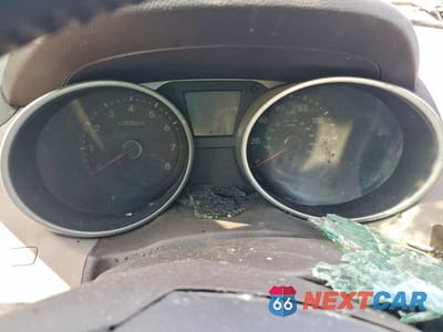 Zdjęcie 9 z 13 samochodu: 2015 HYUNDAI TUCSON SE VIN:KM8JU3AG9FU088341 - miniatura