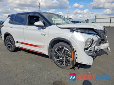 Czwarte zdjęcie samochodu z boku: 2024 MITSUBISHI OUTLANDER SE VIN:JA4T5VA97RZ073877 - miniatura