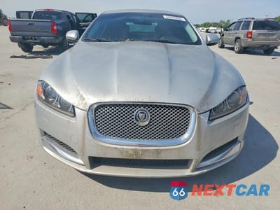 Piąte zdjęcie samochodu w środku: 2012 JAGUAR XF VIN:SAJWA0FBXCLS36160 - miniatura