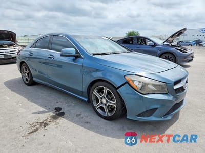 Czwarte zdjęcie samochodu z boku: 2014 MERCEDES-BENZ CLA 250 VIN:WDDSJ4EB1EN105413 - miniatura