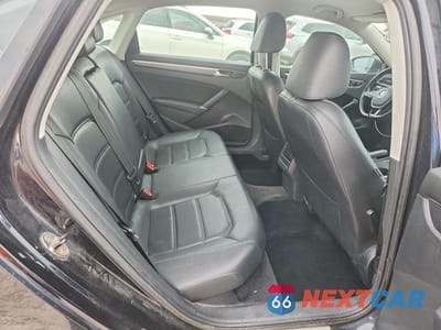 Zdjęcie 10 z 12 samochodu: 2017 VOLKSWAGEN PASSAT R-LINE VIN:1VWDT7A36HC040200 - miniatura