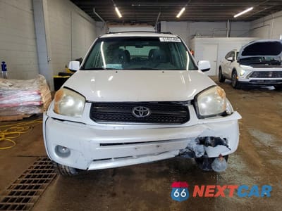 Piąte zdjęcie samochodu w środku: 2004 TOYOTA RAV4 BASE VIN:JTEHD20V440027881 - miniatura