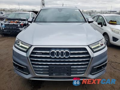 Piąte zdjęcie samochodu w środku: 2018 AUDI Q7 PREMIUM PLUS VIN:WA1LAAF71JD046753 - miniatura