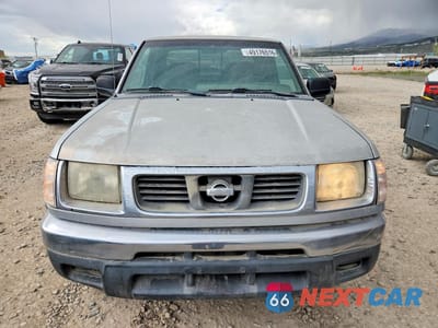 Piąte zdjęcie samochodu w środku: 2000 NISSAN FRONTIER XE VIN:1N6ED27T3YC354060 - miniatura