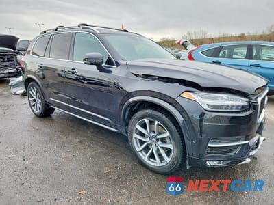 Czwarte zdjęcie samochodu z boku: 2019 VOLVO XC90 T6 MOMENTUM VIN:YV4A22PK7K1489833 - miniatura