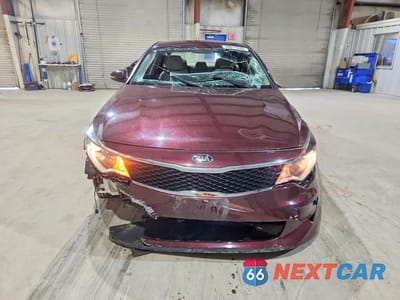 Piąte zdjęcie samochodu w środku: 2016 KIA OPTIMA LX VIN:5XXGT4L36GG015677 - miniatura