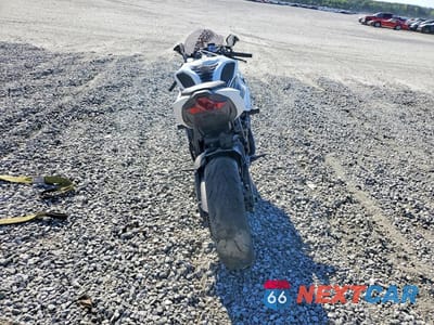 Czwarte zdjęcie samochodu z boku: 2021 KAWASAKI ZX636 K VIN:JKBZXJH11MA008393 - miniatura