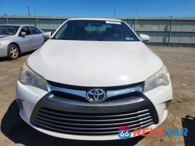 Piąte zdjęcie samochodu w środku: 2017 TOYOTA CAMRY LE VIN:4T1BF1FK7HU434437 - miniatura