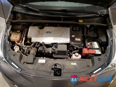 Zdjęcie 11 z 13 samochodu: 2017 TOYOTA PRIUS THREE VIN:JTDKARFU4H3046655 - miniatura