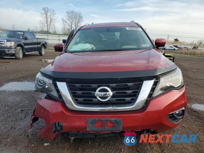 Piąte zdjęcie samochodu w środku: 2017 NISSAN PATHFINDER PLATINUM VIN:5N1DR2MM5HC632286 - miniatura