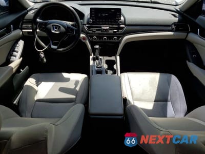 Zdjęcie 8 z 13 samochodu: 2018 HONDA ACCORD LX VIN:1HGCV1F12JA262037 - miniatura