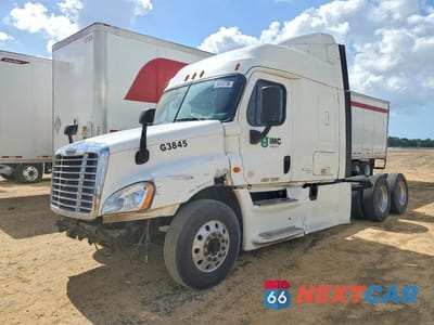 Drugie zdjęcie samochodu z przodu: 2014 FREIGHTLINER CASCADIA 125 SEMI TRUCK VIN:1FUJGLDV1ELFV4303 - miniatura