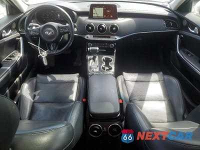 Zdjęcie 8 z 12 samochodu: 2019 KIA STINGER PREMIUM VIN:KNAE25LA1K6059721 - miniatura