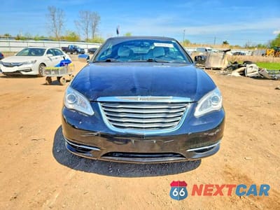Piąte zdjęcie samochodu w środku: 2013 CHRYSLER 200 LIMITED VIN:1C3BCBFG5DN604141 - miniatura