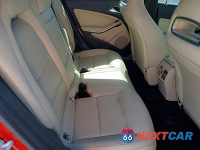 Zdjęcie 10 z 12 samochodu: 2018 MERCEDES-BENZ CLA 250 VIN:WDDSJ4EB3JN535650 - miniatura