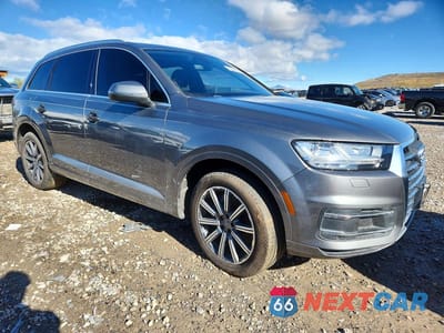 Czwarte zdjęcie samochodu z boku: 2017 AUDI Q7 PREMIUM PLUS VIN:WA1LAAF70HD007324 - miniatura