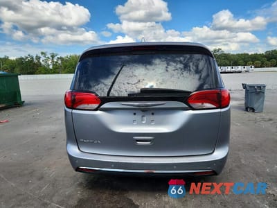 Zdjęcie 6 z 13 samochodu: 2018 CHRYSLER PACIFICA TOURING L VIN:2C4RC1BGXJR112200 - miniatura