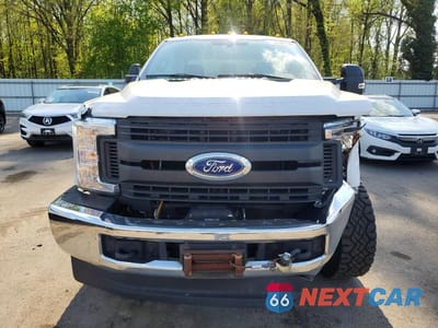 Piąte zdjęcie samochodu w środku: 2018 FORD F250 SUPER DUTY VIN:1FT7W2B66JEC85950 - miniatura