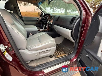 Piąte zdjęcie samochodu w środku: 2008 TOYOTA SEQUOIA LIMITED VIN:5TDBY68A68S011143 - miniatura