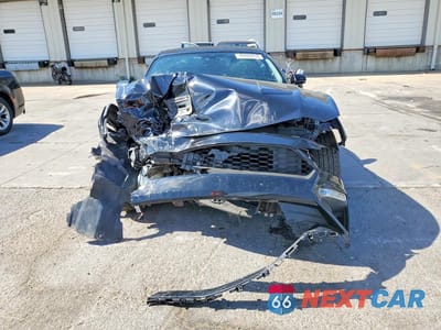 Piąte zdjęcie samochodu w środku: 2019 FORD MUSTANG VIN:1FATP8UH3K5188404 - miniatura