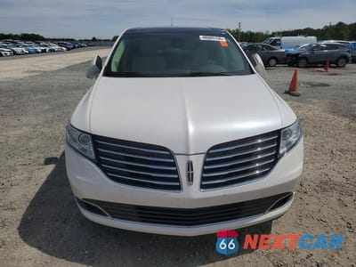 Piąte zdjęcie samochodu w środku: 2019 LINCOLN MKT VIN:2LMHJ5AT0KBL02458 - miniatura