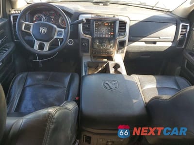 Zdjęcie 8 z 12 samochodu: 2015 RAM 2500 LARAMIE VIN:3C6UR5KL5FG581907 - miniatura