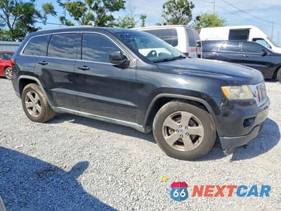 Czwarte zdjęcie samochodu z boku: 2011 JEEP GRAND CHEROKEE LAREDO VIN:1J4RS4GT0BC513799 - miniatura