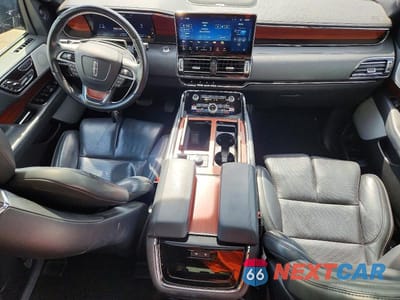 Zdjęcie 8 z 13 samochodu: 2026 LINCOLN NAVIGATOR RESERVE VIN:5LMJJ2LT3NEL01092 - miniatura