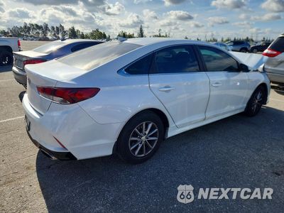 Trzecie zdjęcie samochodu z tyłu: 2018 HYUNDAI SONATA SE VIN:5NPE24AF1JH670414 - miniatura