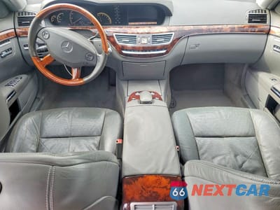 Zdjęcie 8 z 12 samochodu: 2008 MERCEDES-BENZ S 550 VIN:WDDNG71X88A222402 - miniatura