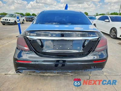 Zdjęcie 6 z 11 samochodu: 2018 MERCEDES-BENZ E 300 4MATIC VIN:WDDZF4KBXJA386066 - miniatura