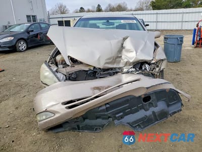 Piąte zdjęcie samochodu w środku: 2004 TOYOTA CAMRY XLE VIN:4T1BE30K64U347291 - miniatura