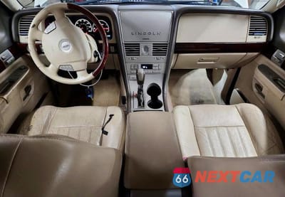 Zdjęcie 8 z 13 samochodu: 2004 LINCOLN TOWNHOUSE AVIATOR VIN:5LMEU88H14ZJ49885 - miniatura