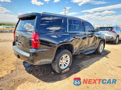 Trzecie zdjęcie samochodu z tyłu: 2017 CHEVROLET TAHOE K1500 LT VIN:1GNSKBKC8HR118978 - miniatura