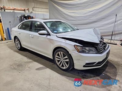 Czwarte zdjęcie samochodu z boku: 2019 VOLKSWAGEN PASSAT WOLFSBURG VIN:1VWLA7A31KC006013 - miniatura