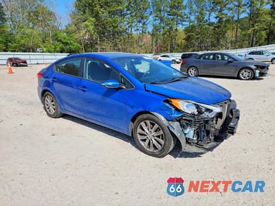 Czwarte zdjęcie samochodu z boku: 2015 KIA FORTE LX VIN:KNAFX4A62F5354885 - miniatura