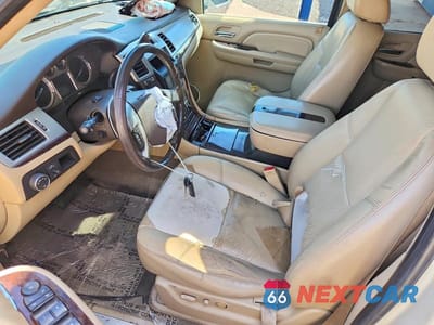 Zdjęcie 7 z 13 samochodu: 2009 CADILLAC ESCALADE ESV LUXURY VIN:1GYFC26269R111550 - miniatura