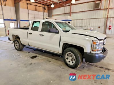 Czwarte zdjęcie samochodu z boku: 2019 CHEVROLET SILVERADO LD C1500 VIN:2GCRCNEC7K1183144 - miniatura