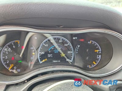 Zdjęcie 9 z 12 samochodu: 2020 JEEP GRAND CHEROKEE LAREDO VIN:1C4RJFAGXLC354078 - miniatura