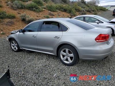 Drugie zdjęcie samochodu z przodu: 2014 VOLKSWAGEN PASSAT S VIN:1VWAS7A3XEC044929 - miniatura