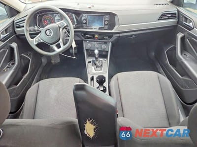 Zdjęcie 8 z 12 samochodu: 2019 VOLKSWAGEN JETTA VIN:3VWC57BU7KM064606 - miniatura