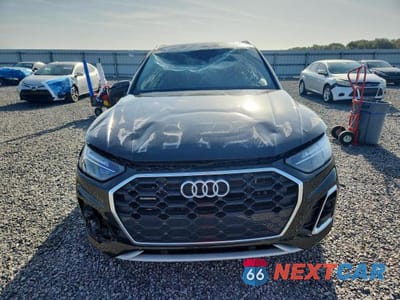 Piąte zdjęcie samochodu w środku: 2021 AUDI Q5 E PREMIUM VIN:WA1G2AFY3M2113862 - miniatura