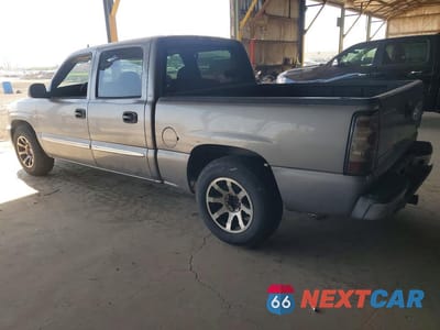 Drugie zdjęcie samochodu z przodu: 2006 GMC NEW SIERRA C1500 VIN:2GTEC13ZX61302843 - miniatura