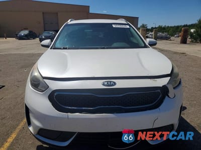 Piąte zdjęcie samochodu w środku: 2017 KIA NIRO LX VIN:KNDCB3LC6H5043237 - miniatura